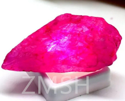 Màu hồng nóng FL lớp phòng thí nghiệm tạo ra sapphire thô đá quý với độ cứng Mohs 9 kim cương