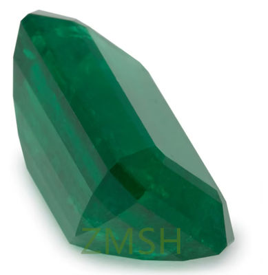 Ngọc quý thạch xanh Emerald Sapphire được chế tạo trong phòng thí nghiệm để làm đồ trang sức tinh tế