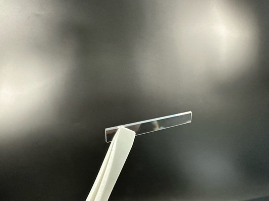 Al2O3 Single Crystal Sapphire Glass Razor Blade Y tế sắc nét và được đánh bóng 38x4.5x0.3mmt