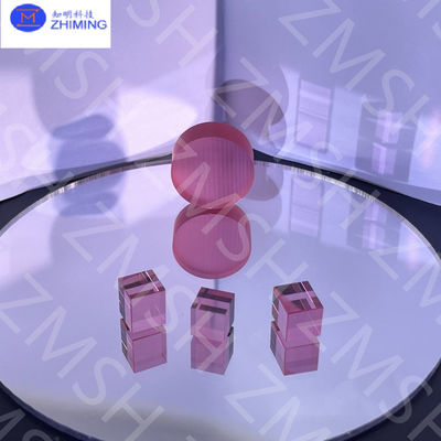 Màu hồng Sapphire nguyên liệu thô Sapphire làm trong phòng thí nghiệm Đá quý không có lỗi độ cứng Mohs 9