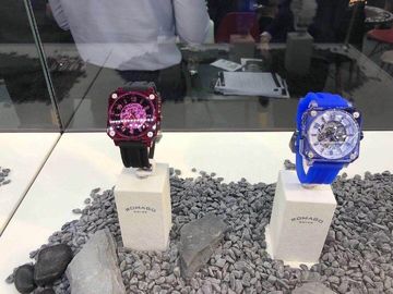 Độ dày 3.75mm Sapphire Crystal Watch Case Blue 9H Độ cứng mài mòn cao Độ bền